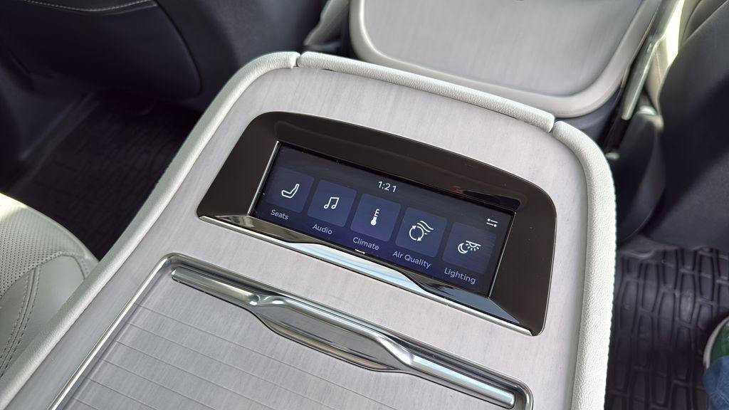 used 2025 Lincoln Navigator car, priced at $84,495