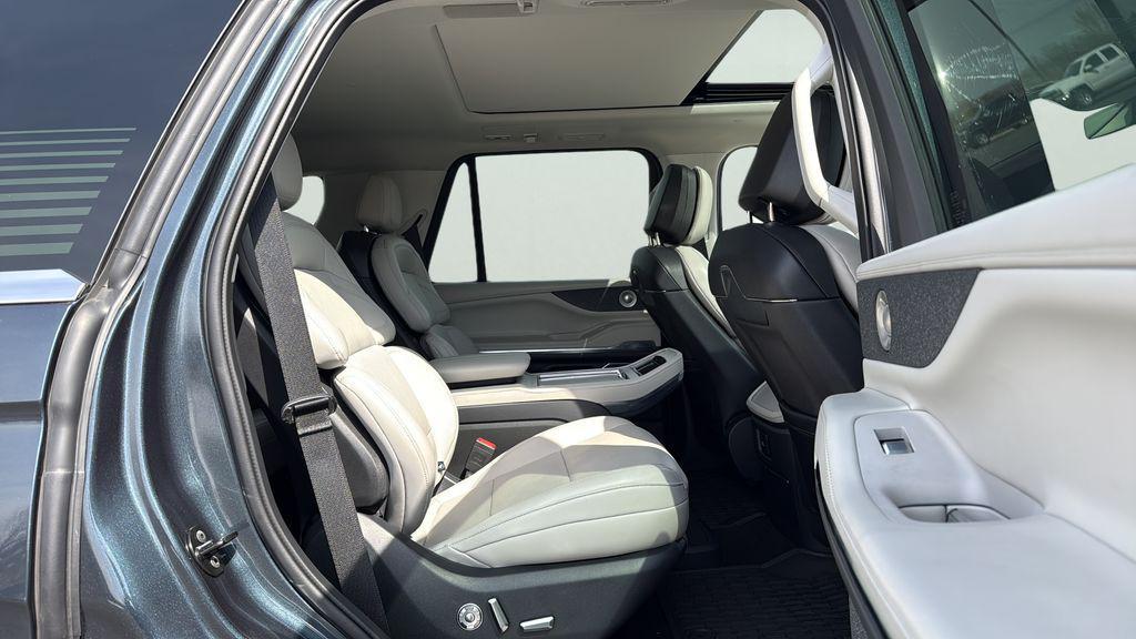 used 2025 Lincoln Navigator car, priced at $84,495
