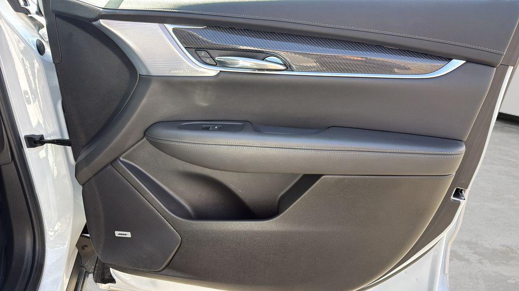 used 2024 Cadillac XT6 car, priced at $44,495
