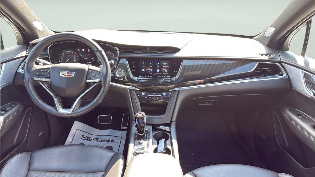used 2024 Cadillac XT6 car, priced at $44,495