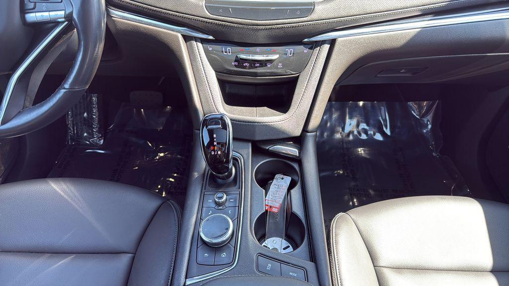 used 2022 Cadillac XT6 car, priced at $25,495