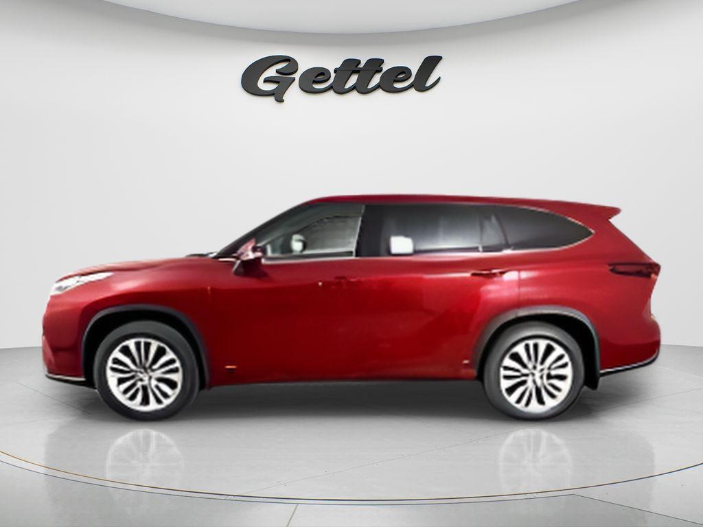 used 2022 Toyota Highlander Hybrid car, priced at $31,161
