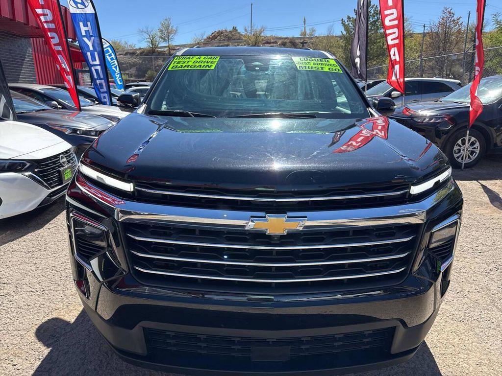 used 2024 Chevrolet Traverse car, priced at $33,495