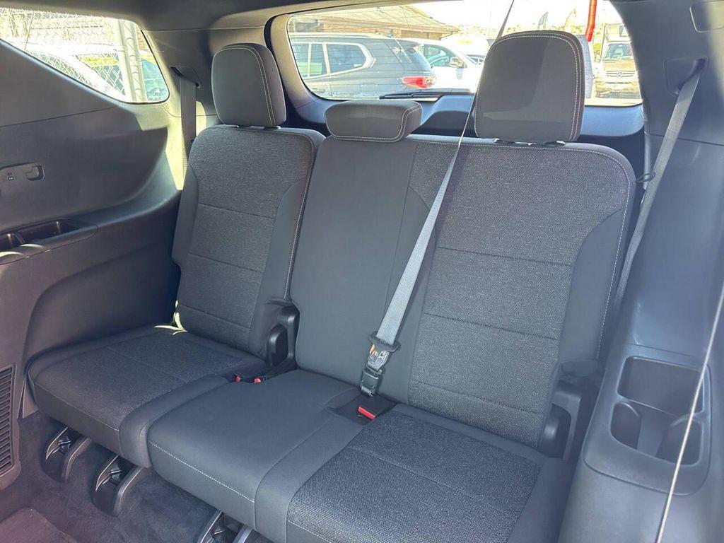 used 2024 Chevrolet Traverse car, priced at $33,495