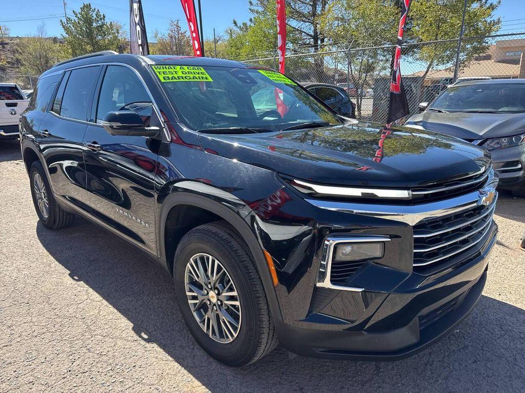 used 2024 Chevrolet Traverse car, priced at $33,495