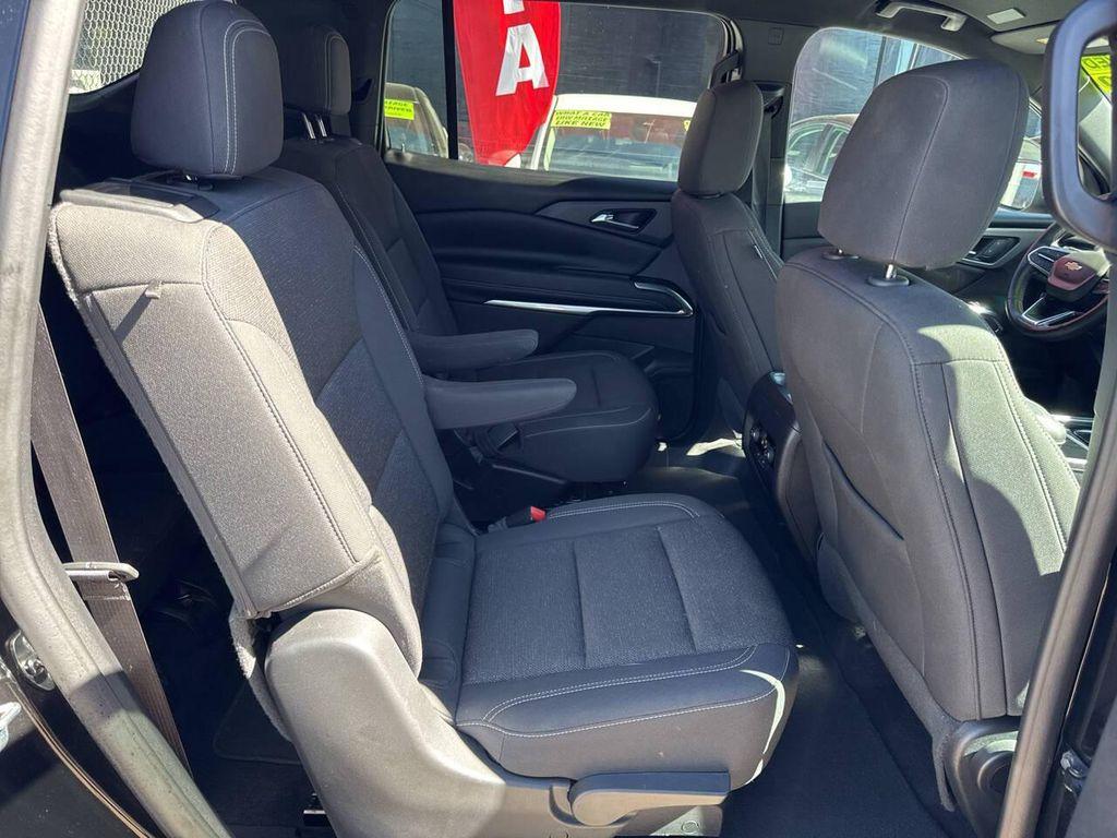 used 2024 Chevrolet Traverse car, priced at $33,495