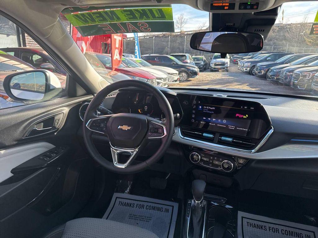 used 2025 Chevrolet Trax car, priced at $21,995