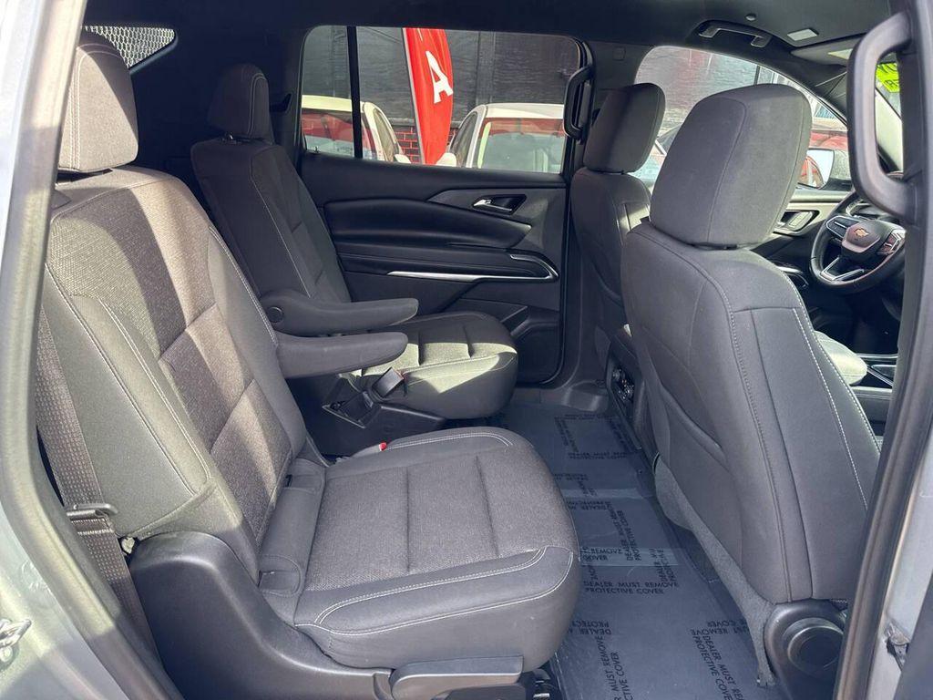 used 2024 Chevrolet Traverse car, priced at $30,995