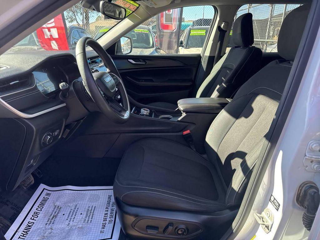 used 2024 Jeep Grand Cherokee car, priced at $22,995