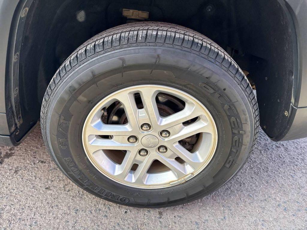 used 2023 Jeep Grand Cherokee car, priced at $25,495