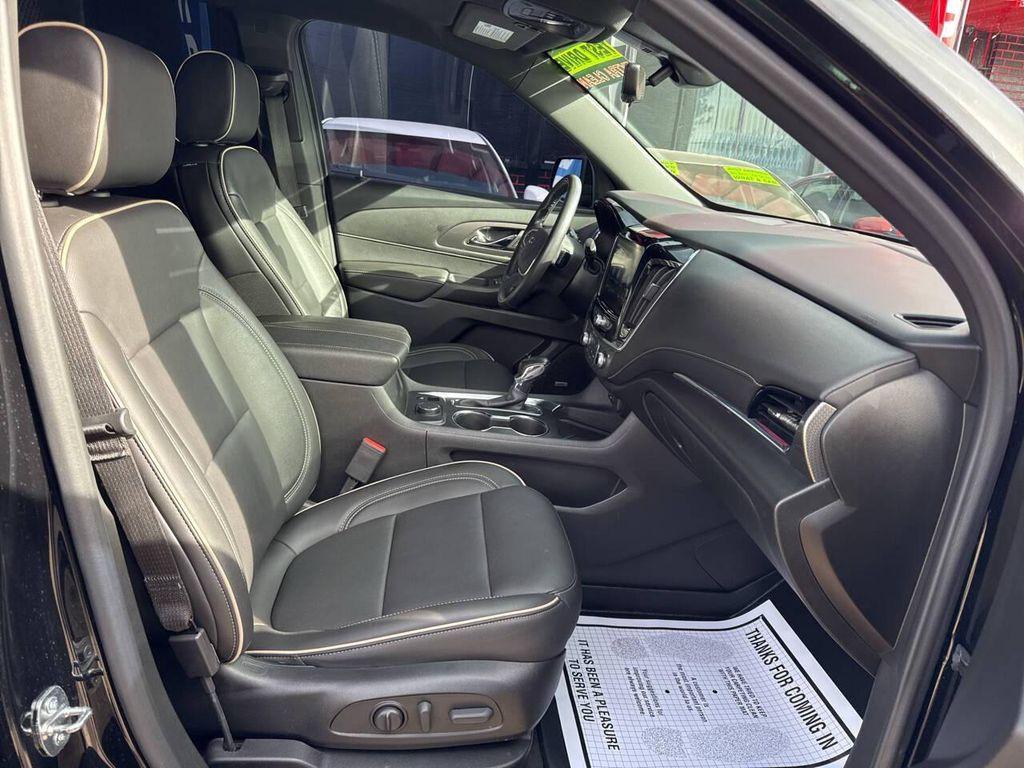 used 2022 Chevrolet Traverse car, priced at $31,495