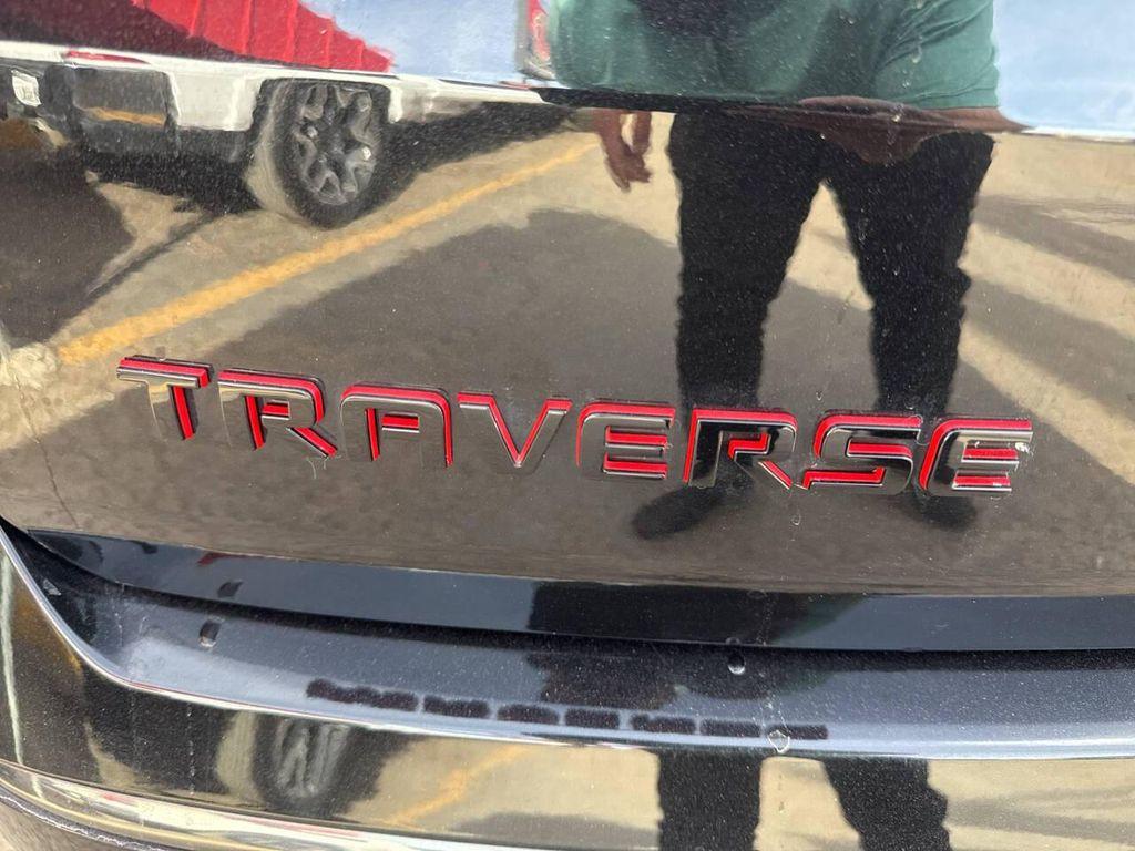 used 2022 Chevrolet Traverse car, priced at $31,495