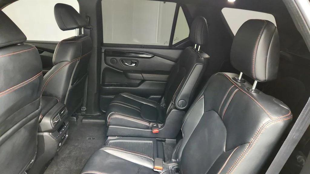 used 2023 Honda Pilot car, priced at $35,995