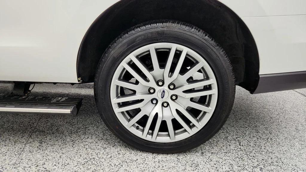 used 2023 Ford Expedition car, priced at $52,995