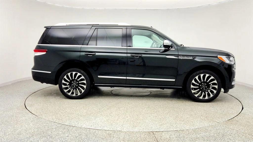 used 2022 Lincoln Navigator car, priced at $54,995
