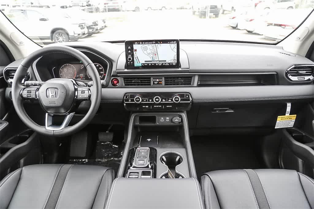 new 2025 Honda Pilot car, priced at $53,295