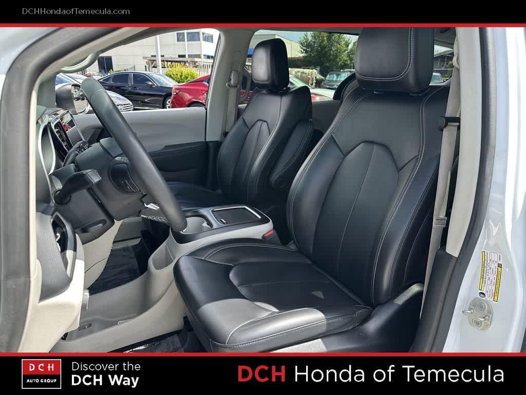 used 2023 Chrysler Pacifica car, priced at $22,954