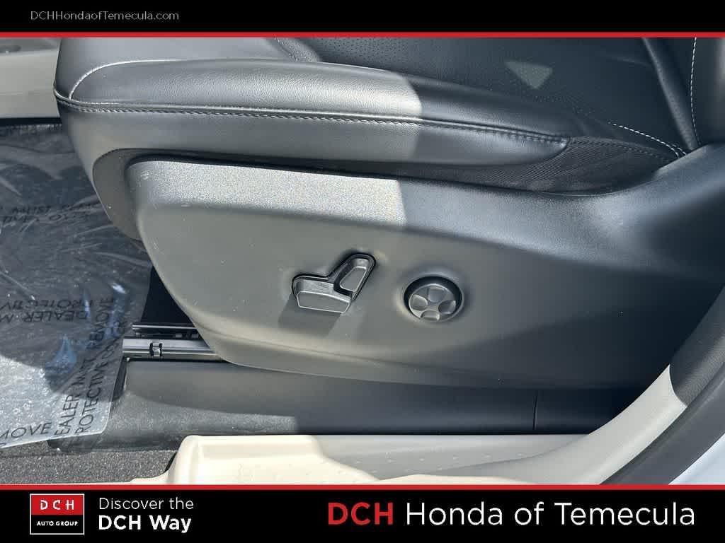 used 2023 Chrysler Pacifica car, priced at $22,954