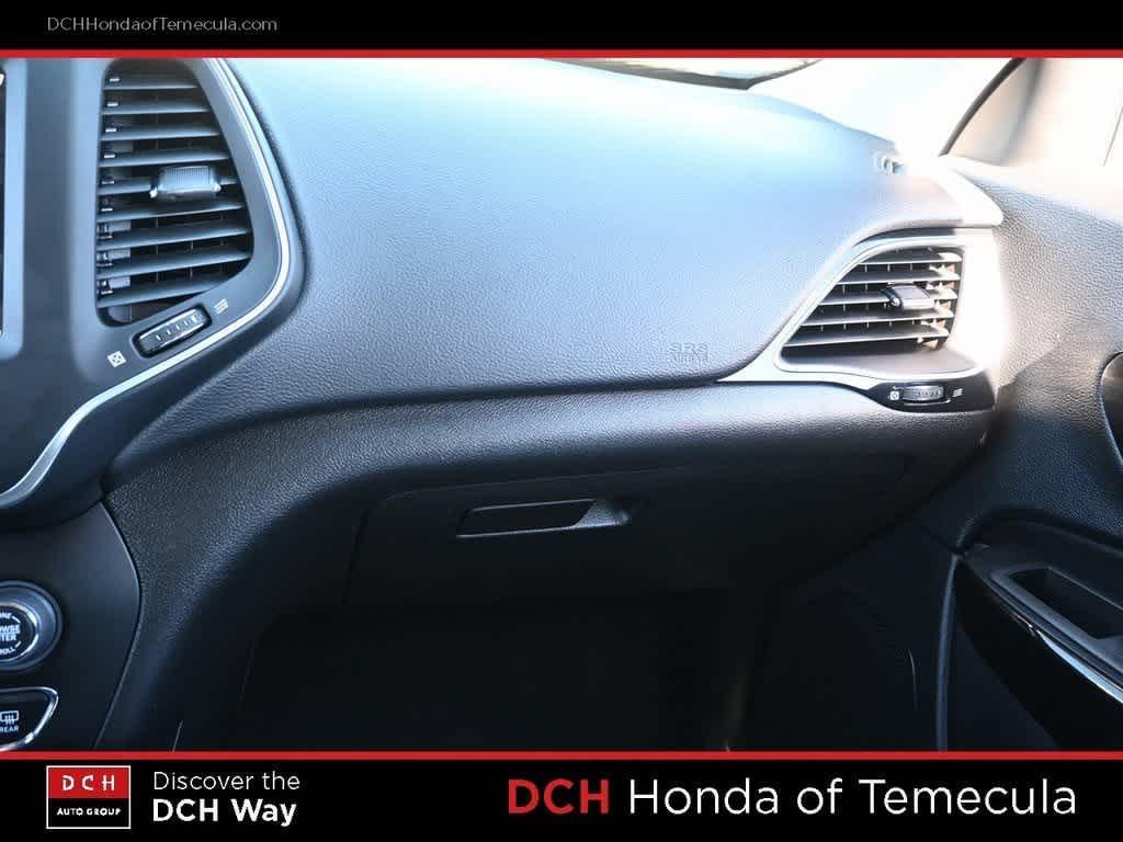 used 2023 Jeep Cherokee car, priced at $20,020