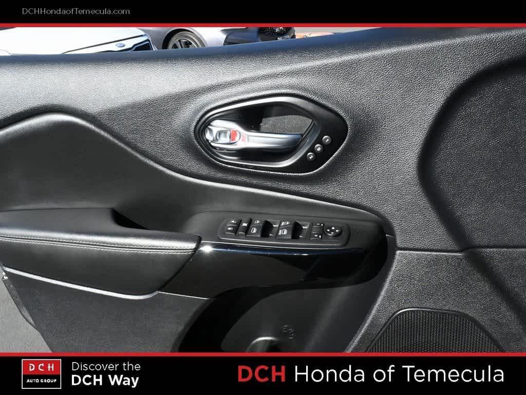 used 2023 Jeep Cherokee car, priced at $20,020