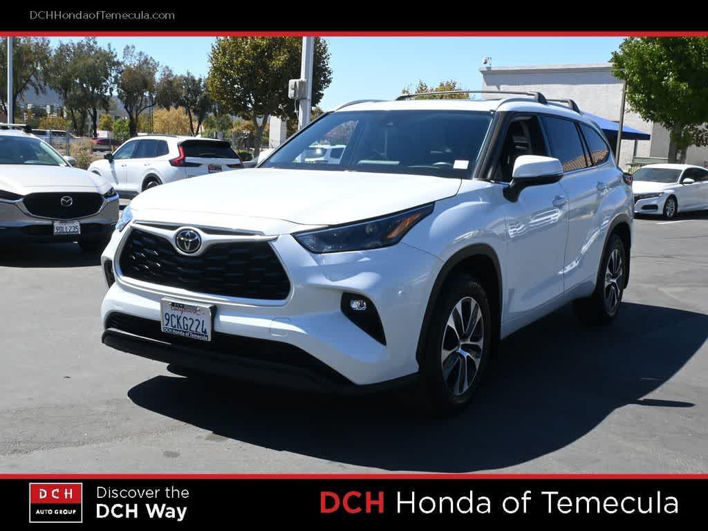 used 2022 Toyota Highlander car, priced at $32,075