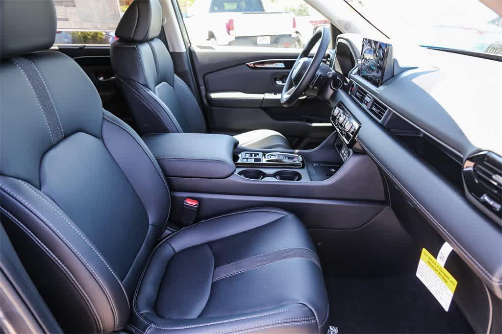 new 2025 Honda Pilot car, priced at $47,825
