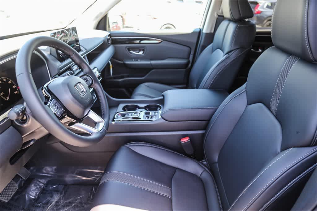 new 2025 Honda Pilot car, priced at $47,825