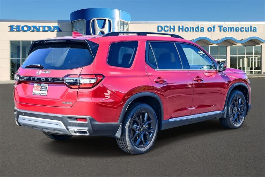 new 2025 Honda Pilot car, priced at $51,350