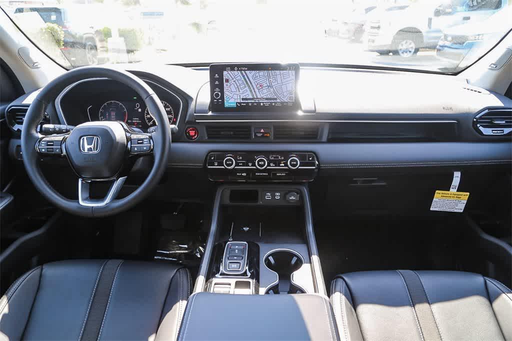 new 2025 Honda Pilot car, priced at $51,350