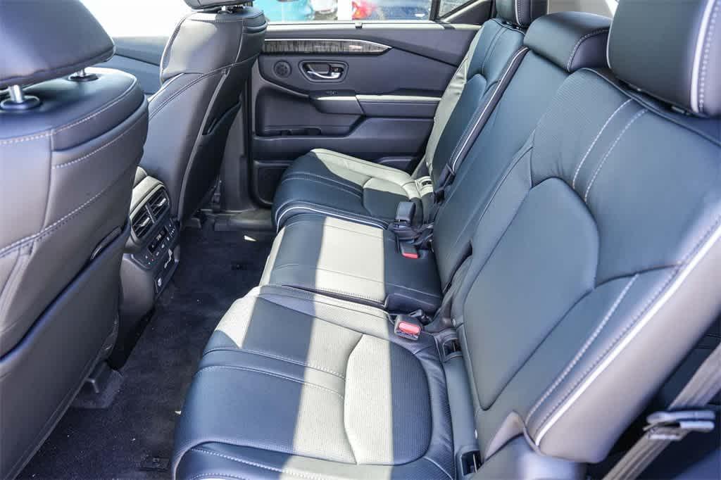 new 2025 Honda Pilot car, priced at $55,030