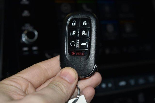 used 2025 Honda Odyssey car, priced at $40,032