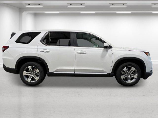 new 2025 Honda Pilot car, priced at $47,550