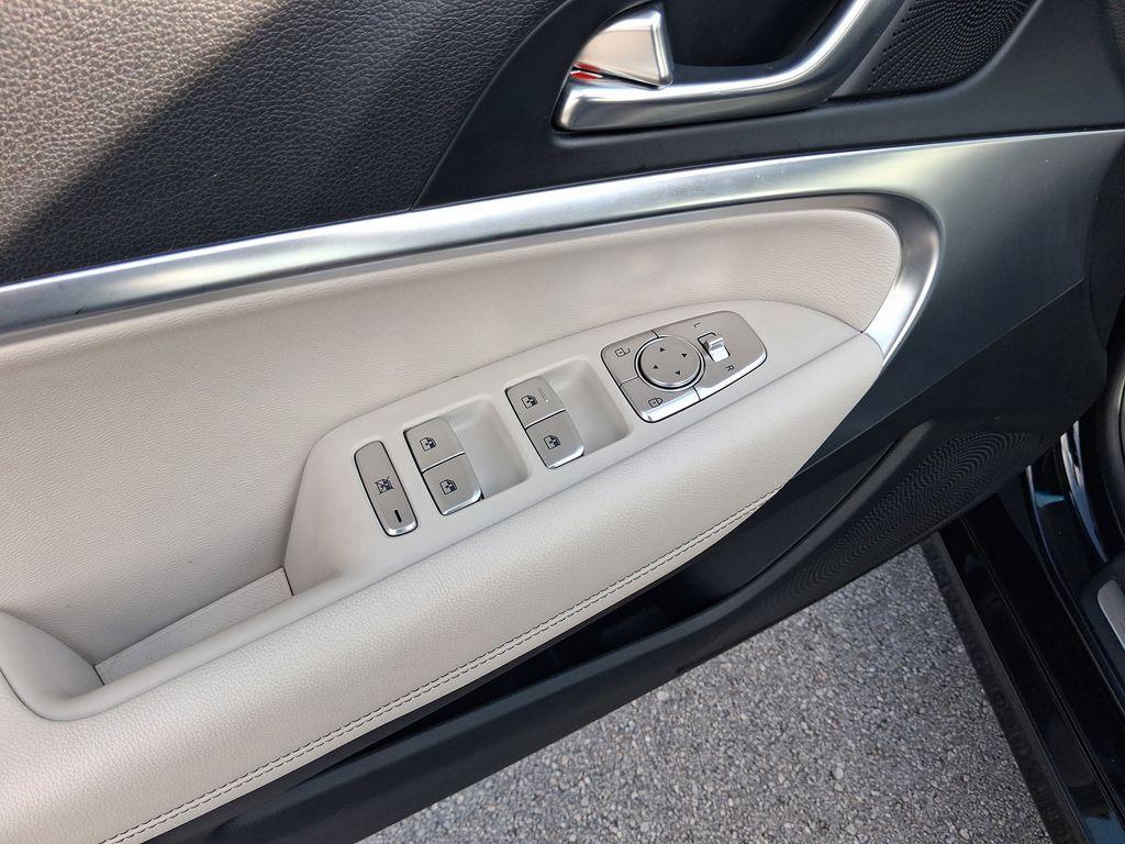 used 2025 Genesis G70 car, priced at $29,490