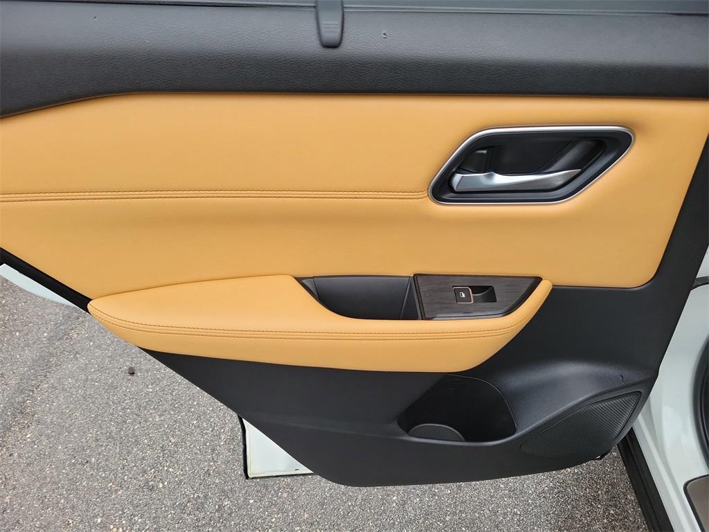 used 2023 Nissan Rogue car, priced at $22,557