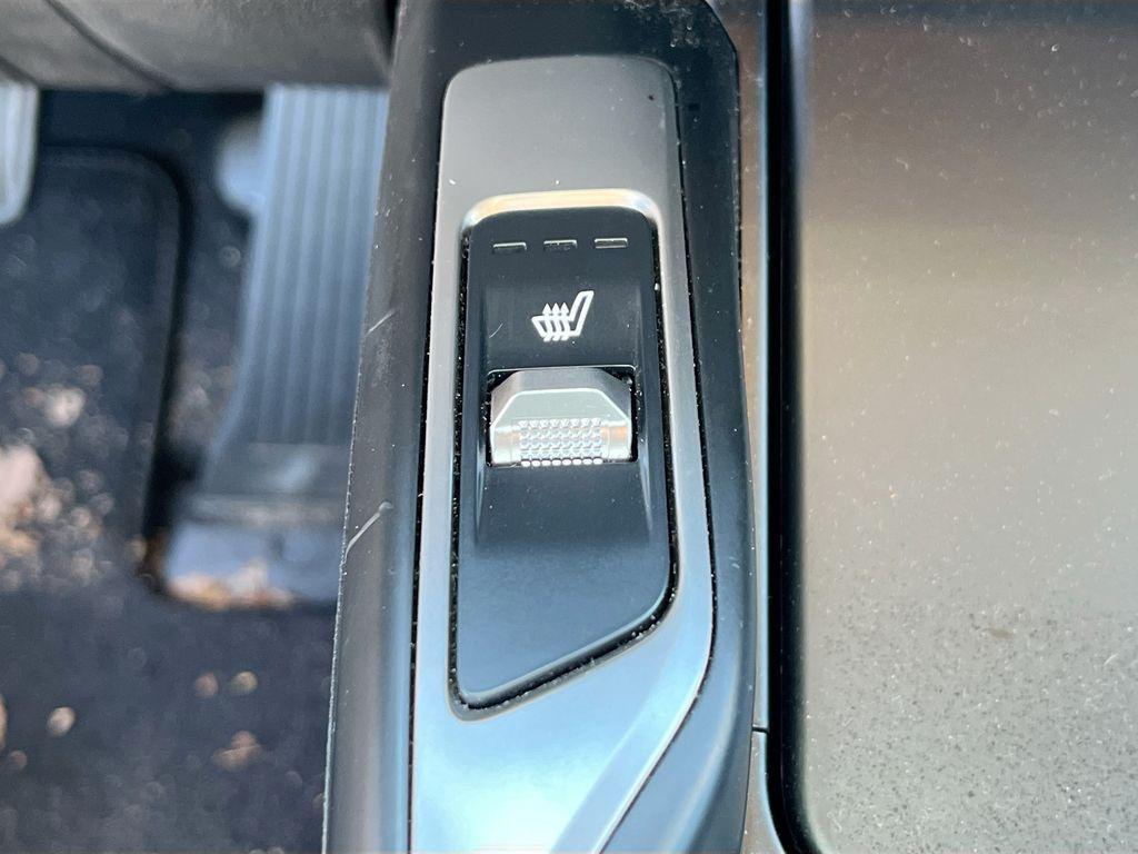 used 2025 Kia Sorento Hybrid car, priced at $35,755