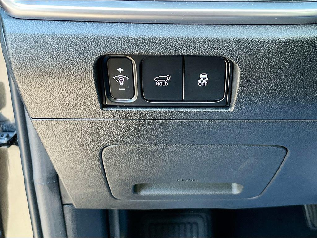 used 2025 Kia Sorento Hybrid car, priced at $36,607