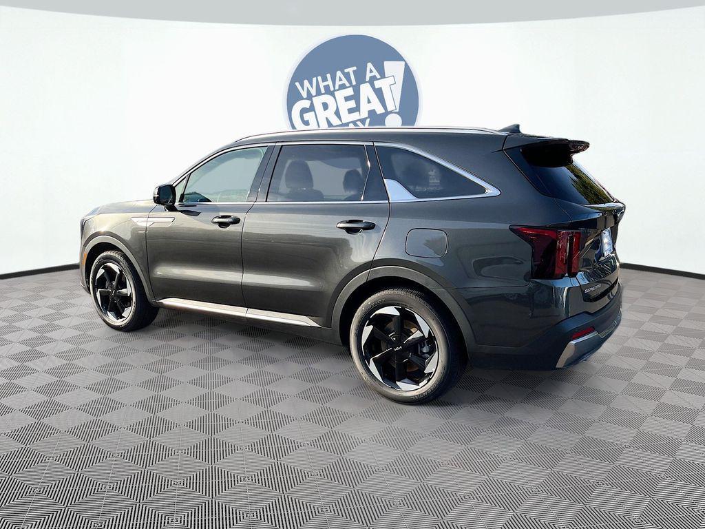 used 2025 Kia Sorento Hybrid car, priced at $36,607