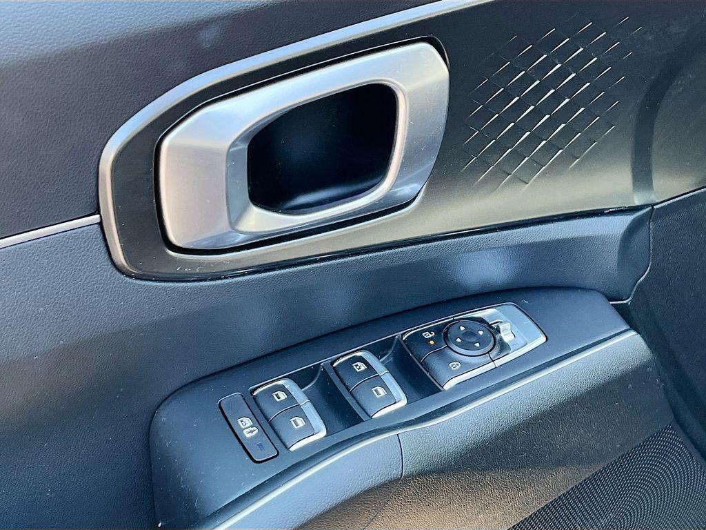 used 2025 Kia Sorento Hybrid car, priced at $36,607