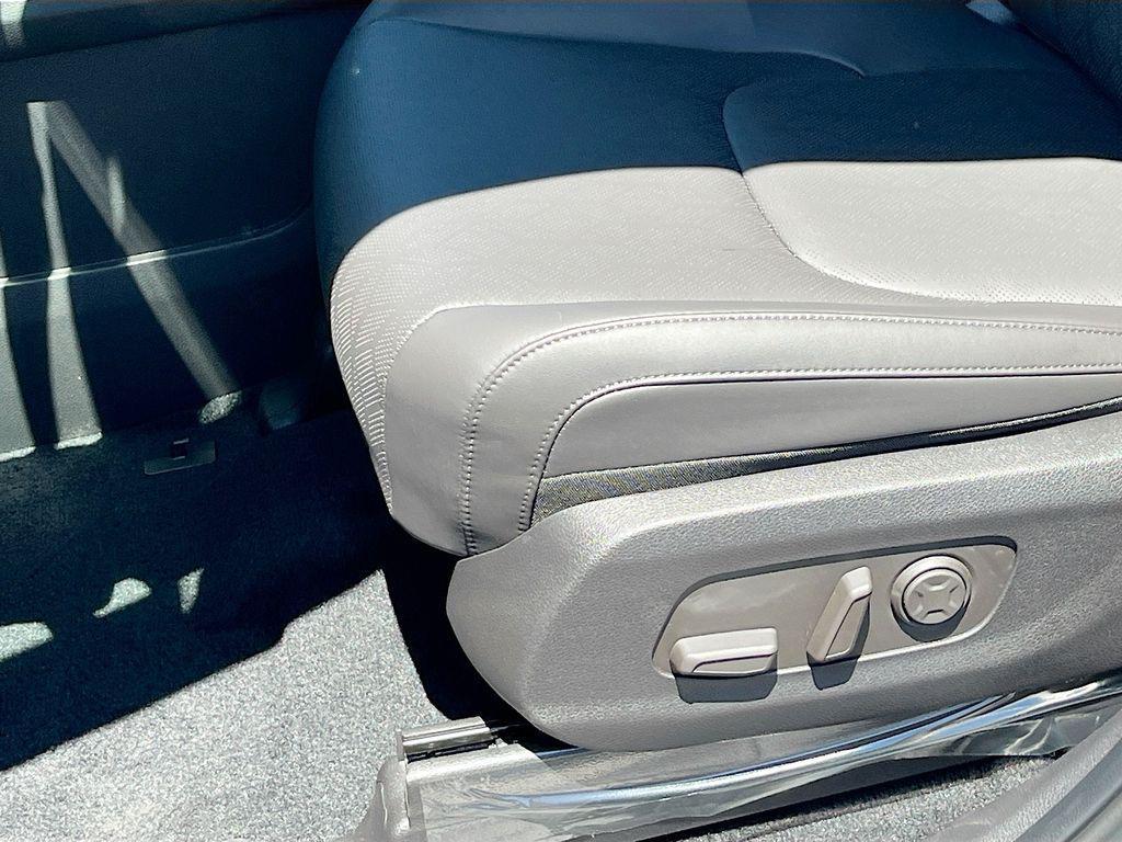 new 2026 Kia Carnival car, priced at $48,005