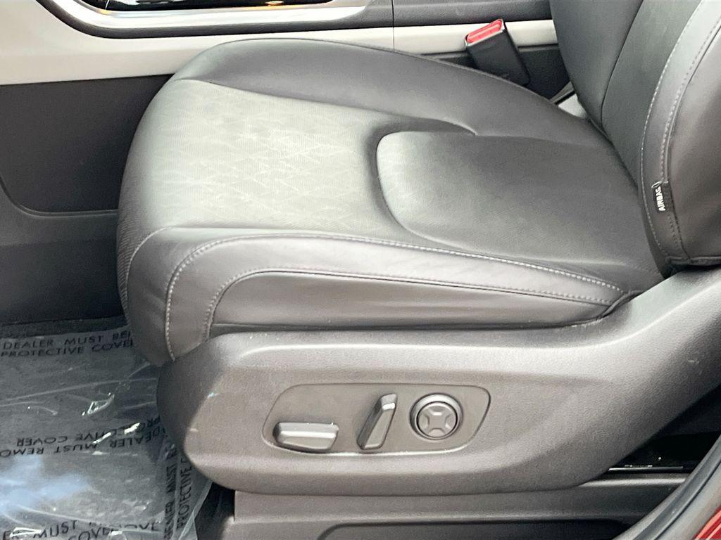 used 2023 Kia Carnival car, priced at $32,987