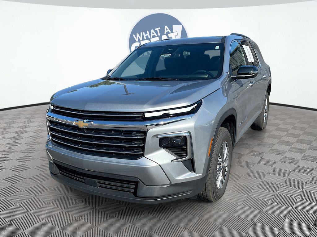 used 2025 Chevrolet Traverse car, priced at $40,497