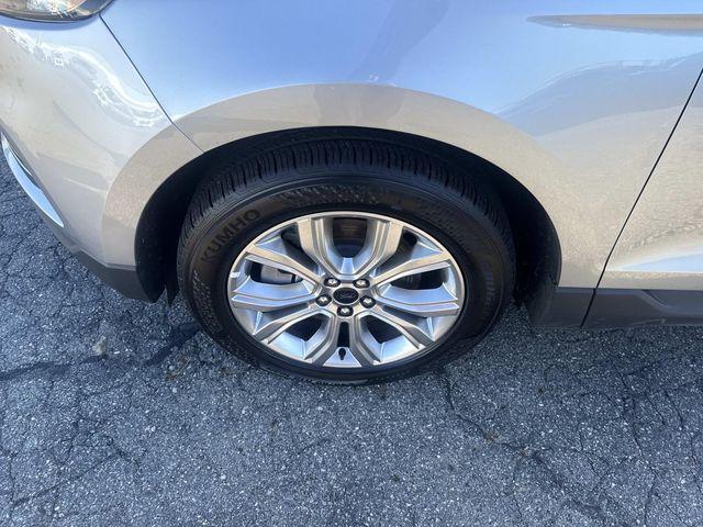 used 2024 Ford Edge car, priced at $24,900
