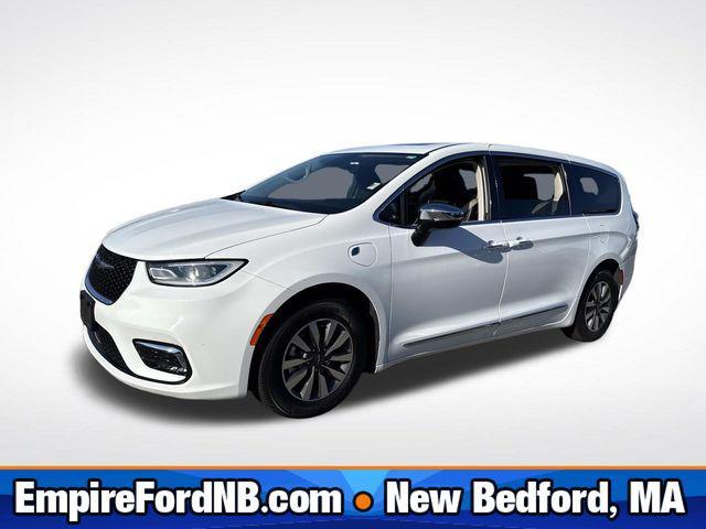 used 2023 Chrysler Pacifica Hybrid car, priced at $27,396