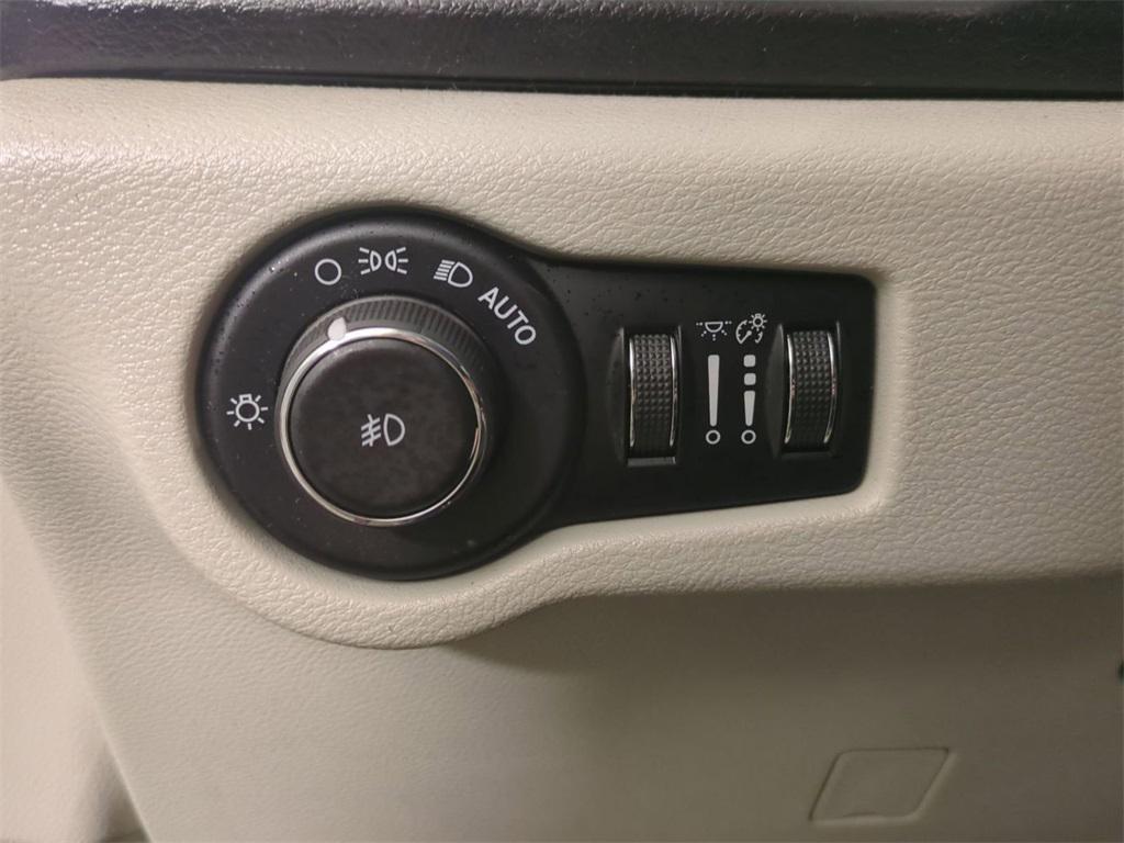 used 2017 Chrysler Pacifica car, priced at $14,995