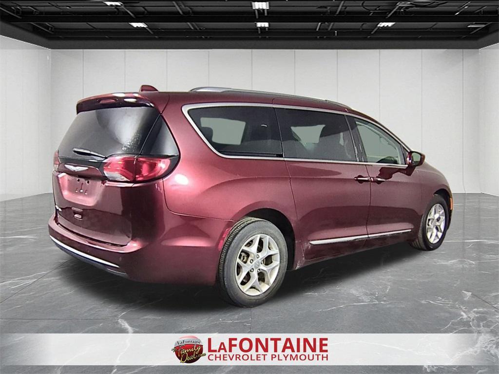 used 2017 Chrysler Pacifica car, priced at $14,995