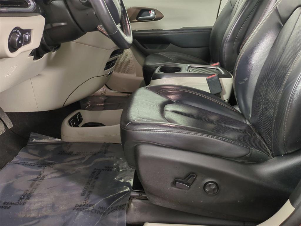 used 2017 Chrysler Pacifica car, priced at $14,995
