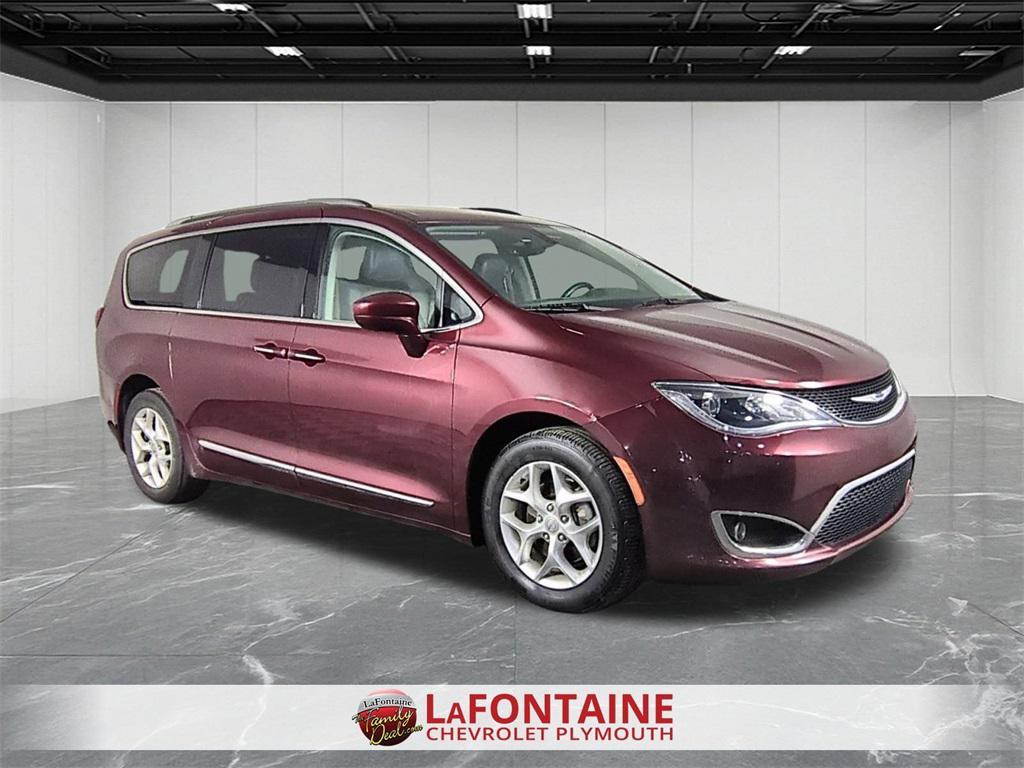 used 2017 Chrysler Pacifica car, priced at $14,995