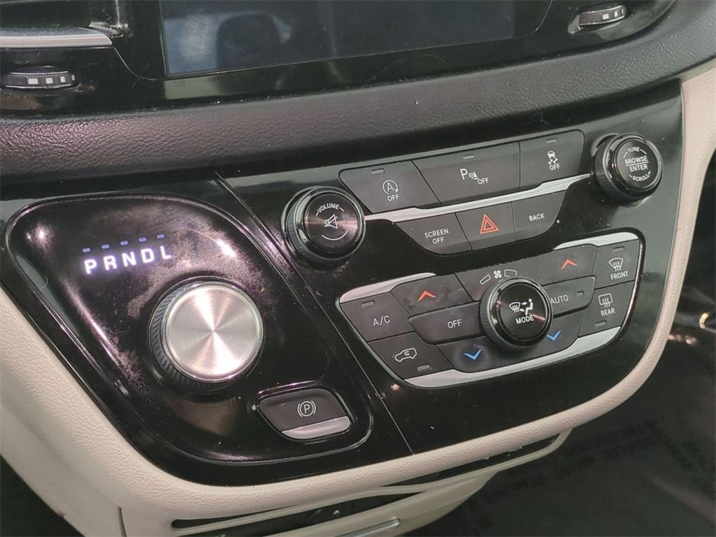 used 2017 Chrysler Pacifica car, priced at $14,995