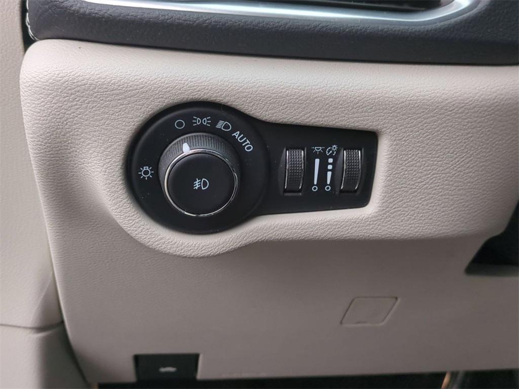 used 2022 Chrysler Pacifica car, priced at $33,995