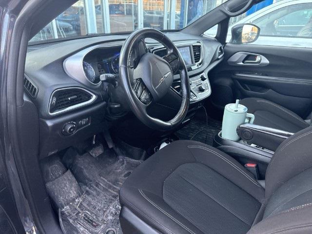 used 2020 Chrysler Pacifica car, priced at $19,995